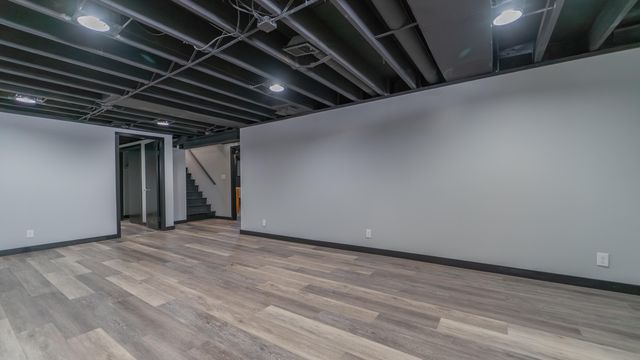 9380 Mckinley Street, Crown Point, IN 46307