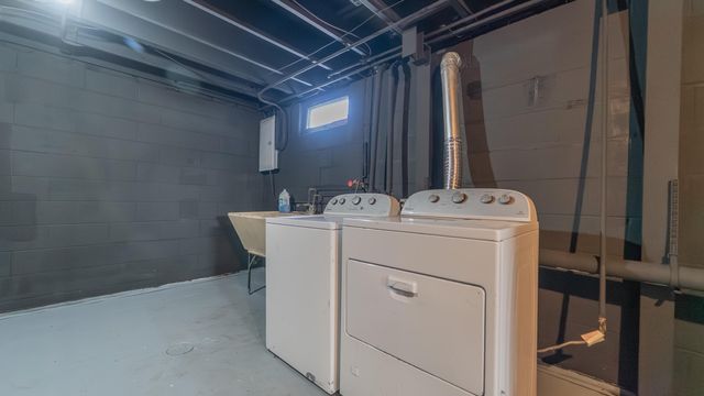 9380 Mckinley Street, Crown Point, IN 46307