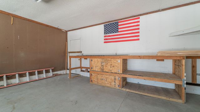 9380 Mckinley Street, Crown Point, IN 46307