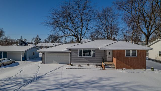 9380 Mckinley Street, Crown Point, IN 46307