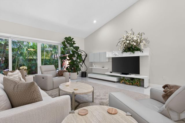 4115 Carriage Drive P4, Pompano Beach, FL 33069