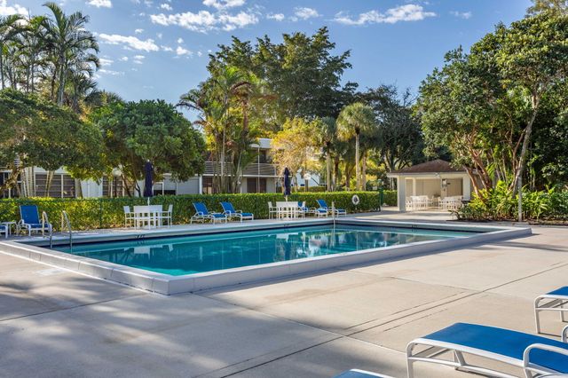 4115 Carriage Drive P4, Pompano Beach, FL 33069