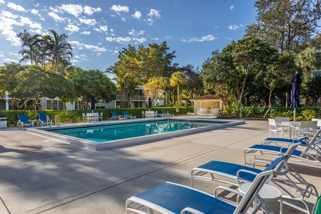 4115 Carriage Drive P4, Pompano Beach, FL 33069