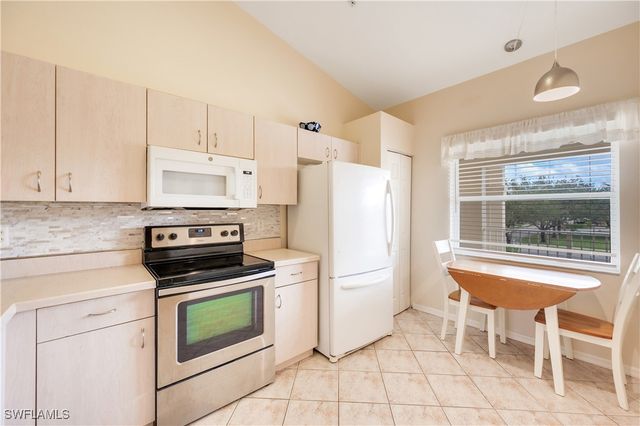 6625 Huntington Lakes CIR 203, Naples, FL 34119