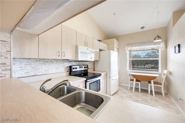 6625 Huntington Lakes CIR 203, Naples, FL 34119