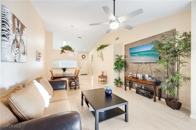 6625 Huntington Lakes CIR 203, Naples, FL 34119