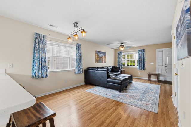 618 3rd Ave S Apt 3E, North Myrtle Beach, SC 29582
