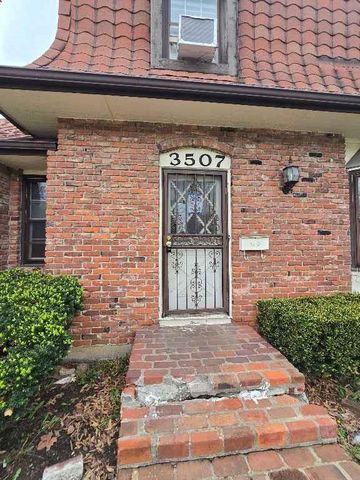 3507 Southern Hills Drive, Kansas City, MO 64137