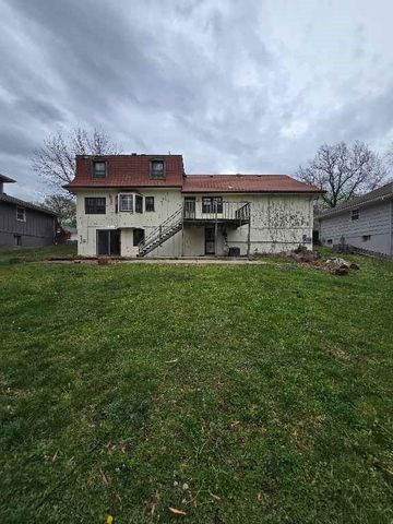 3507 Southern Hills Drive, Kansas City, MO 64137