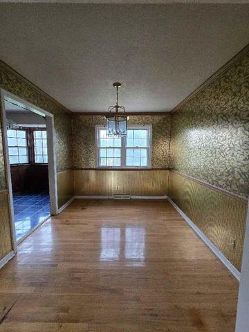 3507 Southern Hills Drive, Kansas City, MO 64137