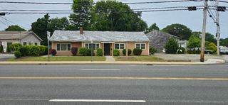 837 Post Road, Warwick, RI 02888