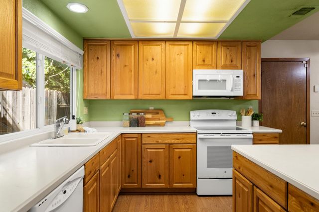 7859 Casa Bella Way, Citrus Heights, CA 95610