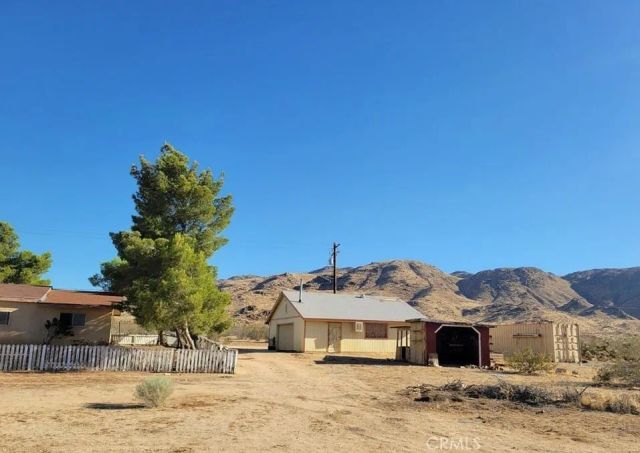 27177 Cahuilla Road, Apple Valley, CA 92307