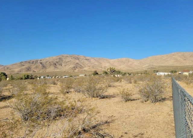 27177 Cahuilla Road, Apple Valley, CA 92307