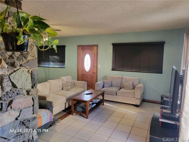 27177 Cahuilla Road, Apple Valley, CA 92307