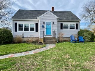 182 Newport Avenue, Middletown, RI 02842