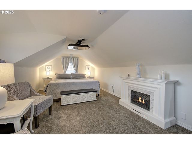 615 W 39TH St, Vancouver, WA 98660