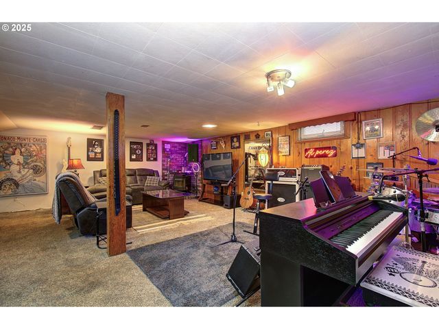 615 W 39TH St, Vancouver, WA 98660