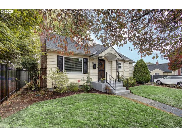 615 W 39TH St, Vancouver, WA 98660