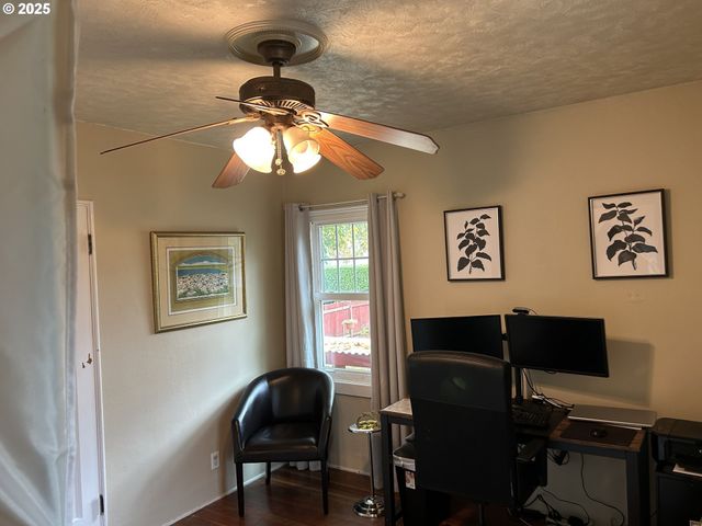 615 W 39TH St, Vancouver, WA 98660