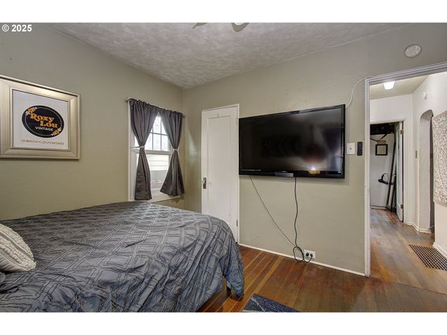 615 W 39TH St, Vancouver, WA 98660