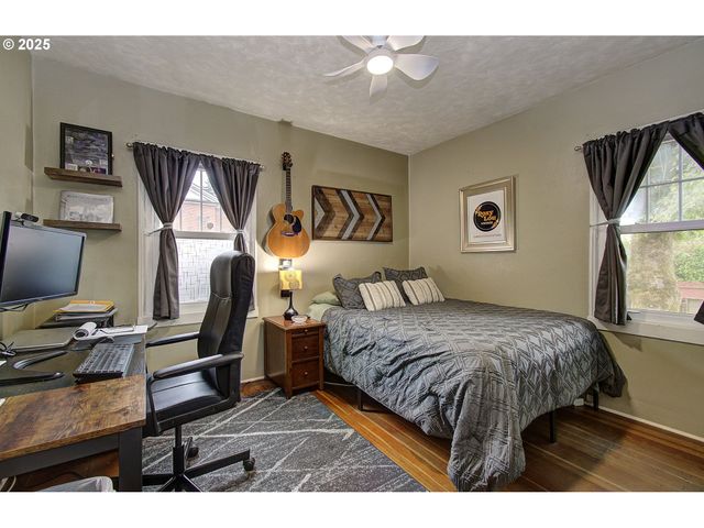 615 W 39TH St, Vancouver, WA 98660