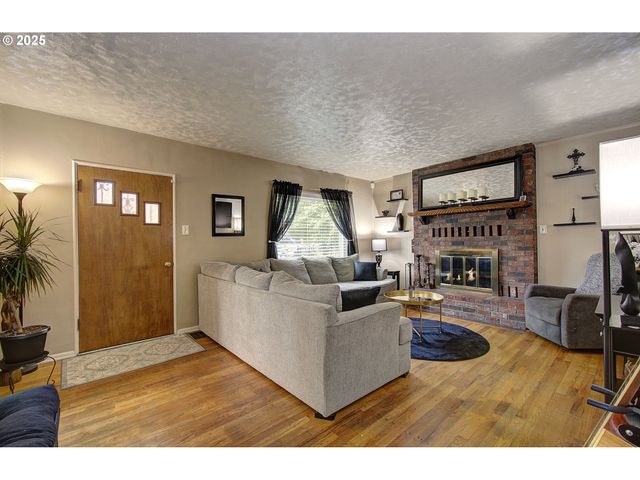 615 W 39TH St, Vancouver, WA 98660