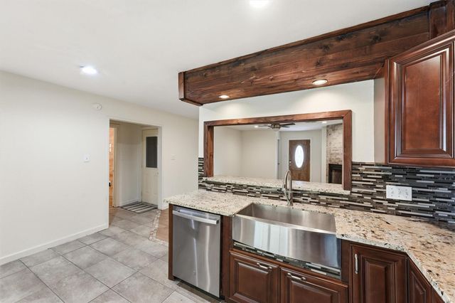 9819 Forest Hollow Drive, Baytown, TX 77521