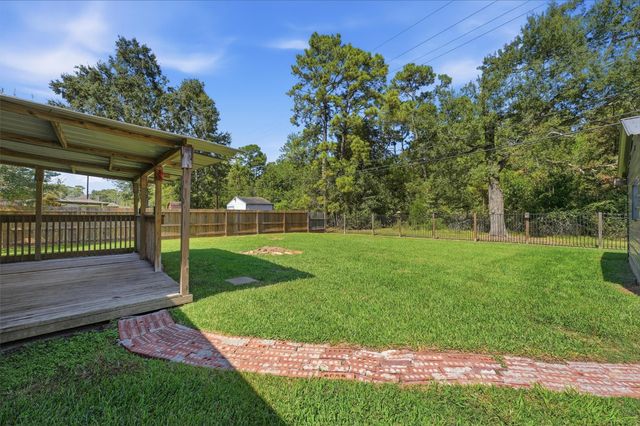 9819 Forest Hollow Drive, Baytown, TX 77521