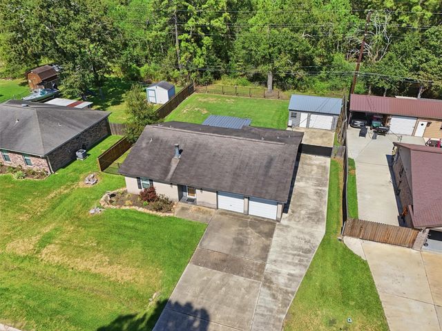 9819 Forest Hollow Drive, Baytown, TX 77521