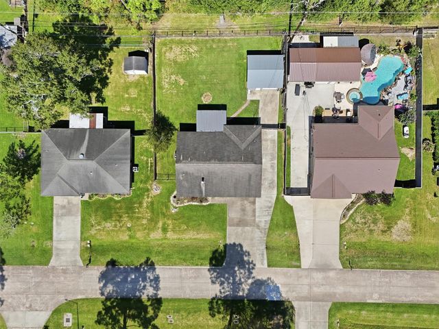 9819 Forest Hollow Drive, Baytown, TX 77521