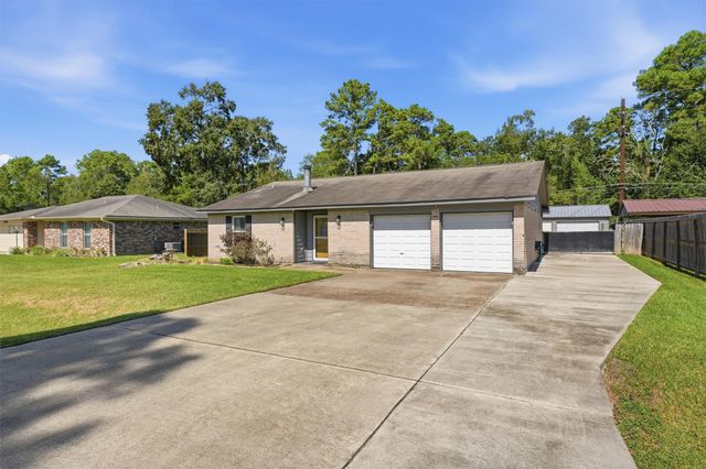 9819 Forest Hollow Drive, Baytown, TX 77521