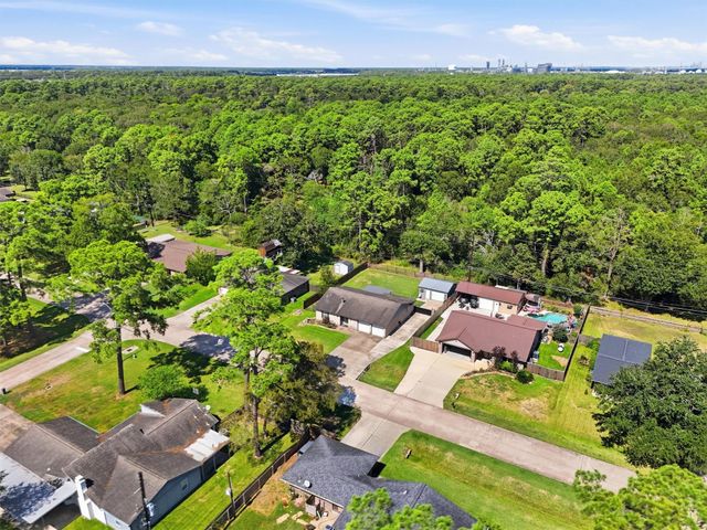 9819 Forest Hollow Drive, Baytown, TX 77521
