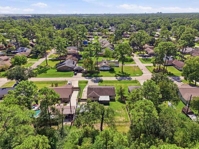9819 Forest Hollow Drive, Baytown, TX 77521