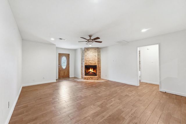 9819 Forest Hollow Drive, Baytown, TX 77521