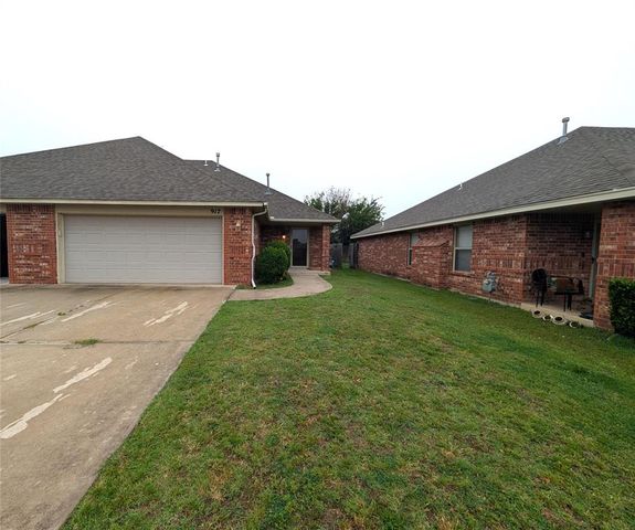 917 SW 37th Street, Moore, OK 73160