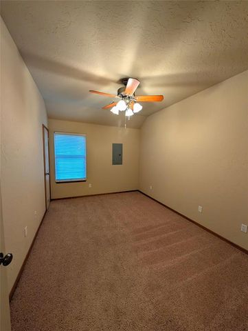 917 SW 37th Street, Moore, OK 73160