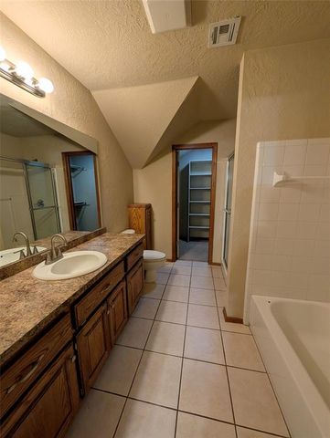 917 SW 37th Street, Moore, OK 73160