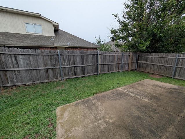 917 SW 37th Street, Moore, OK 73160