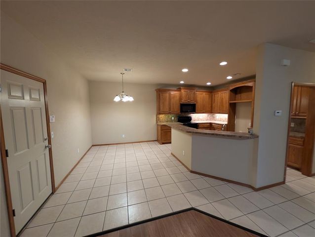 917 SW 37th Street, Moore, OK 73160