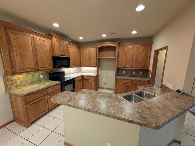 917 SW 37th Street, Moore, OK 73160