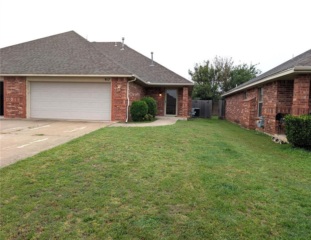 917 SW 37th Street, Moore, OK 73160