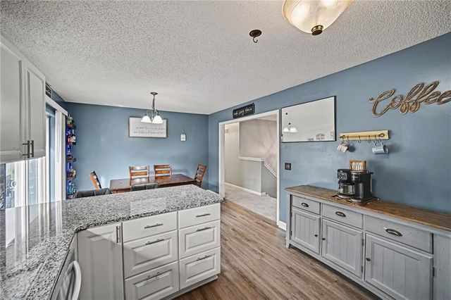 1001 NE 194th Terrace, Smithville, MO 64089