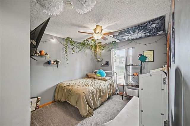 1001 NE 194th Terrace, Smithville, MO 64089