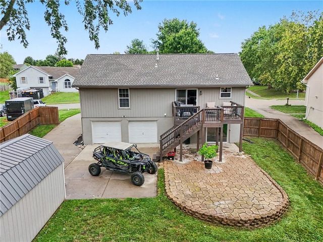 1001 NE 194th Terrace, Smithville, MO 64089