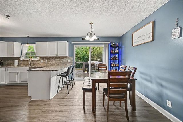 1001 NE 194th Terrace, Smithville, MO 64089