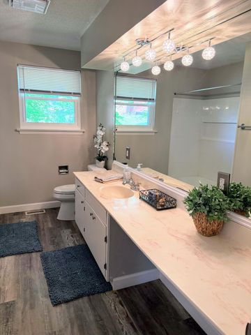 15 Holiday Lane, Chattanooga, TN 37415