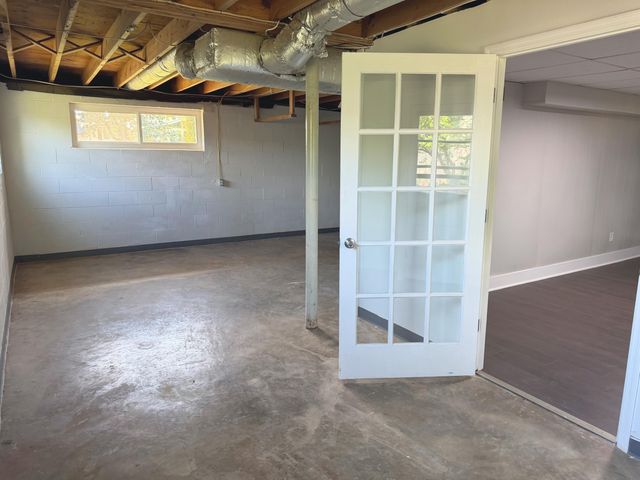 15 Holiday Lane, Chattanooga, TN 37415