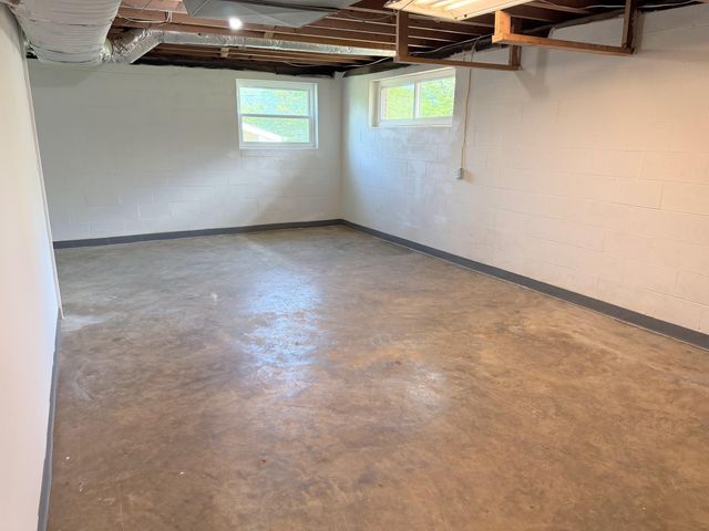 15 Holiday Lane, Chattanooga, TN 37415