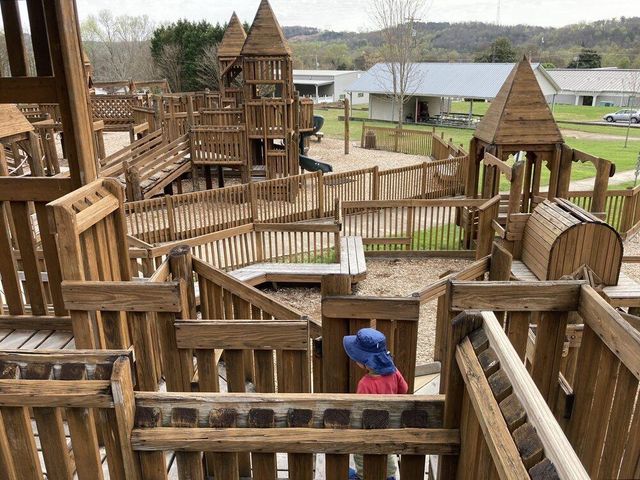 15 Holiday Lane, Chattanooga, TN 37415